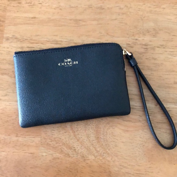 Coach Handbags - Coach Wristlet
